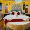 5 Bedroom Deluxe Houseboat With Upper Deck