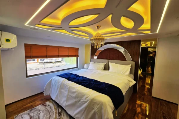 5 Bedroom Luxury Houseboat With Upper Deck - Alleppey