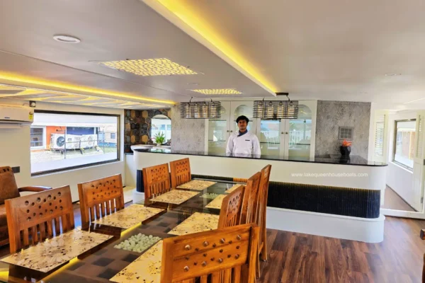 5 Bedroom Luxury Houseboat With Upper Deck - Alleppey