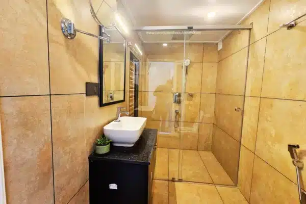 5 Bedroom Luxury Houseboat With Upper Deck - Alleppey