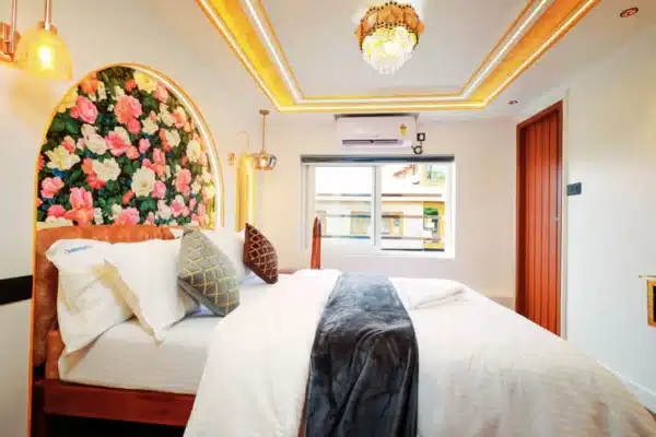 5 Bedroom Premium6 5 Bedroom Premium Houseboat With Upper Deck Alleppey