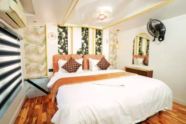 5 Bedroom Premium7 5 Bedroom Premium Houseboat With Upper Deck Alleppey
