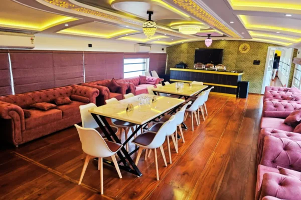 6 Bedroom Luxury Houseboat in Alleppey