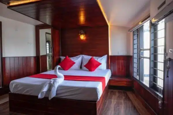 6 Bedroom Premium1.jpg 6 Bedroom Premium Houseboat in Alleppey