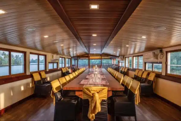 6 Bedroom Premium4.jpg 6 Bedroom Premium Houseboat in Alleppey