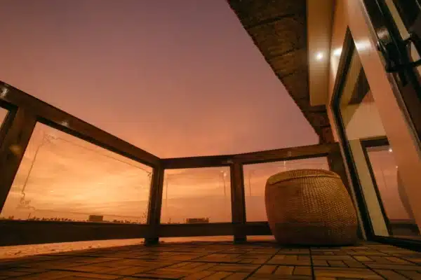 Houseboat luxury3.jpg 5 Bedroom Luxury Houseboat With Upper Deck