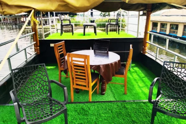 1 Bed Premium Houseboat- Alleppey